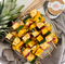 Fruitige spiesjes van halloumi en ananas